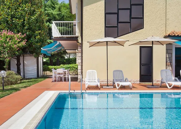 Villa Rose With Pool