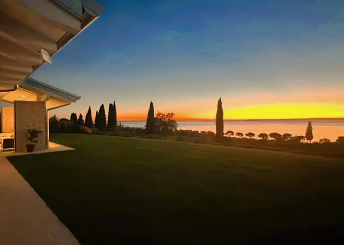 Villa F